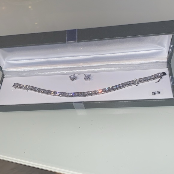 🔥Fine silver plated tennis bracelet set.🔥 - Picture 7 of 8